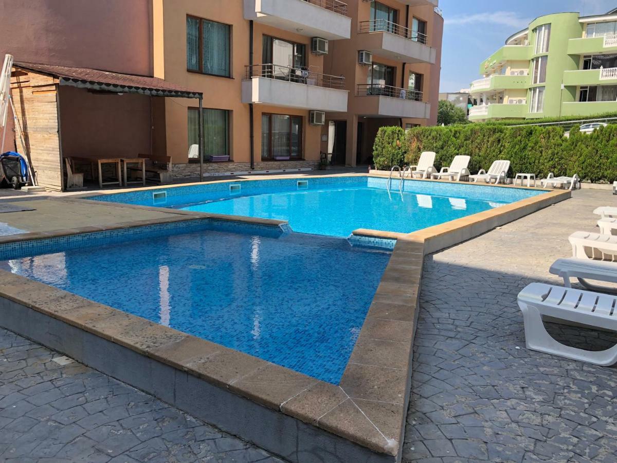 Апартаменти "Бриз" Sveti Vlas Exterior foto
